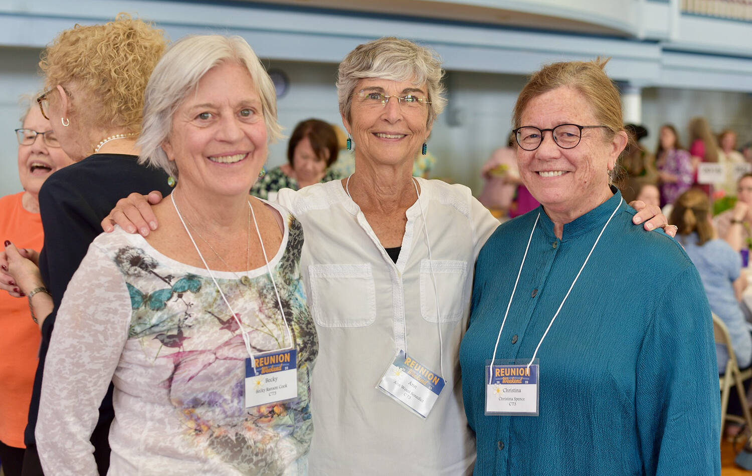 Salem College alumnae posing for the camera